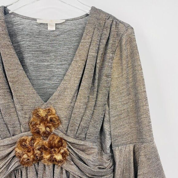 Boston Proper Size Medium Silver Metallic V Neck Tiered Sleeve Blouse Top - Picture 4 of 9